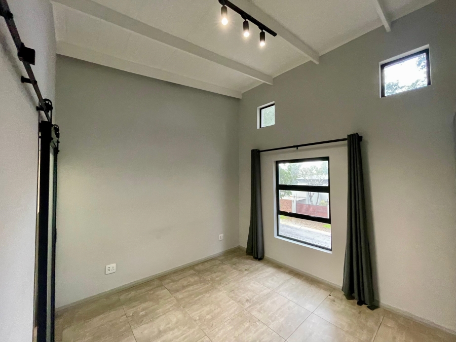 To Let 2 Bedroom Property for Rent in Alphen Park Gauteng