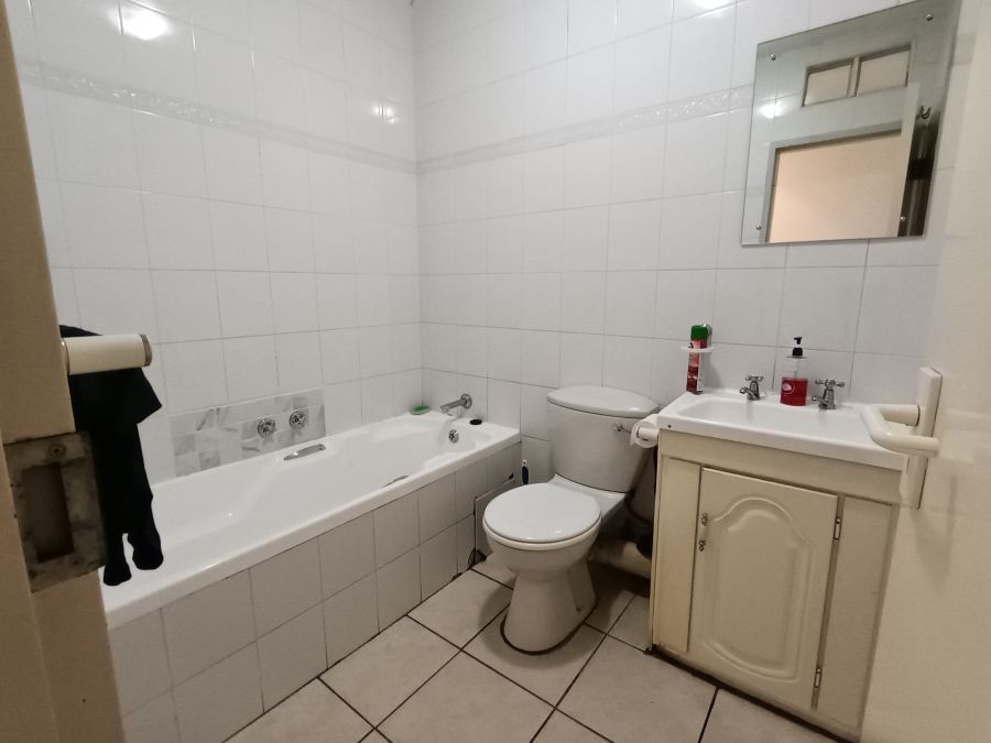 2 Bedroom Property for Sale in Glenanda Gauteng