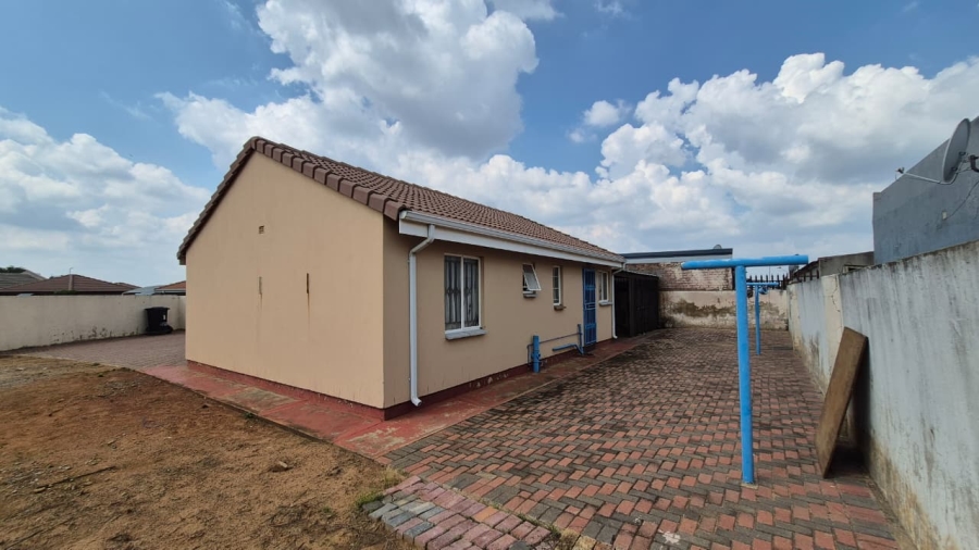 3 Bedroom Property for Sale in Crystal Park Gauteng