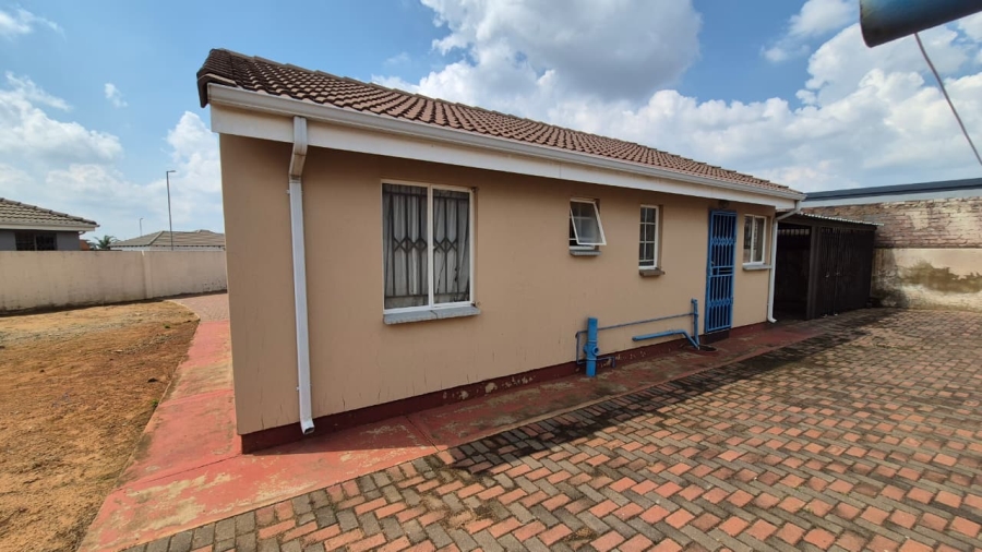 3 Bedroom Property for Sale in Crystal Park Gauteng