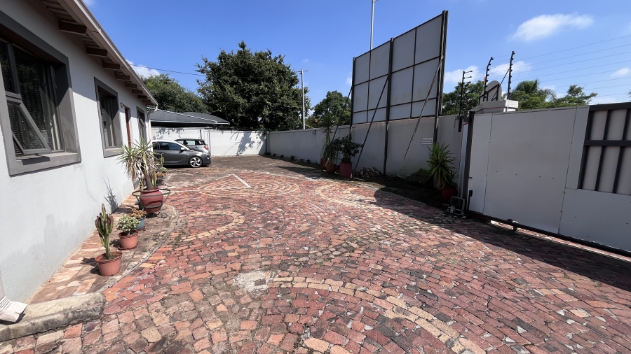 17 Bedroom Property for Sale in Riviera Gauteng