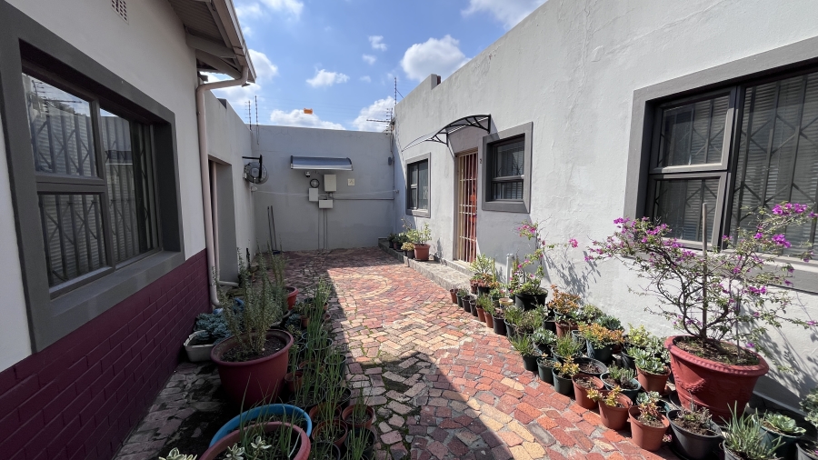 17 Bedroom Property for Sale in Riviera Gauteng