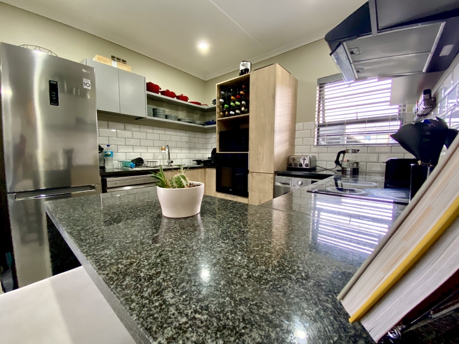 4 Bedroom Property for Sale in Lotus Gardens Gauteng