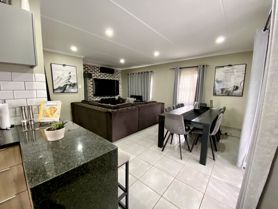 4 Bedroom Property for Sale in Lotus Gardens Gauteng