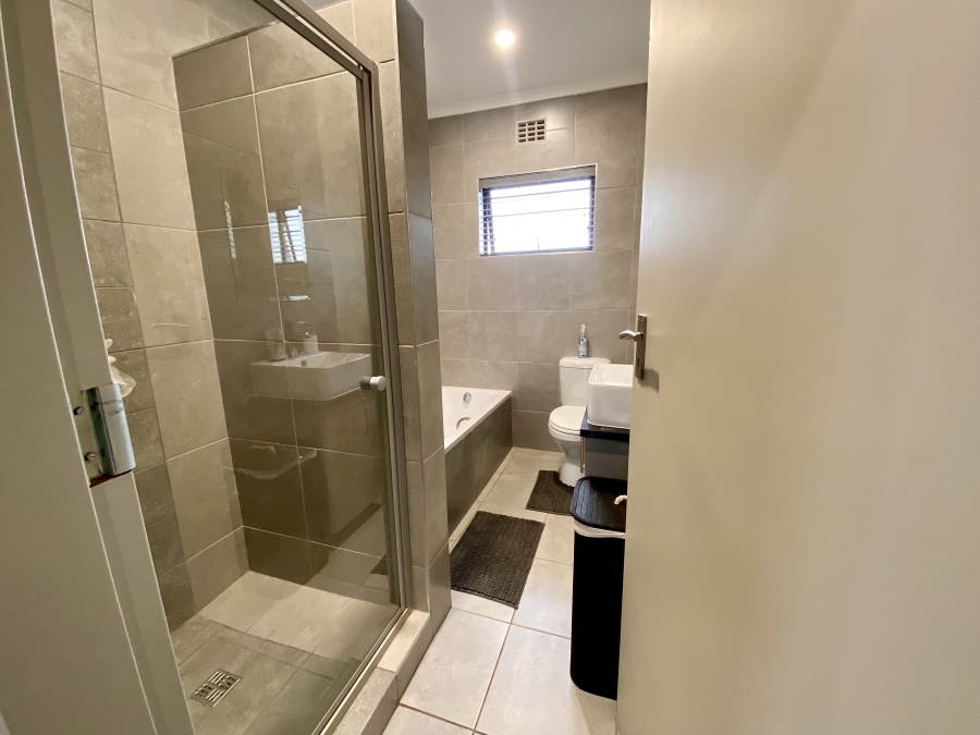 4 Bedroom Property for Sale in Lotus Gardens Gauteng