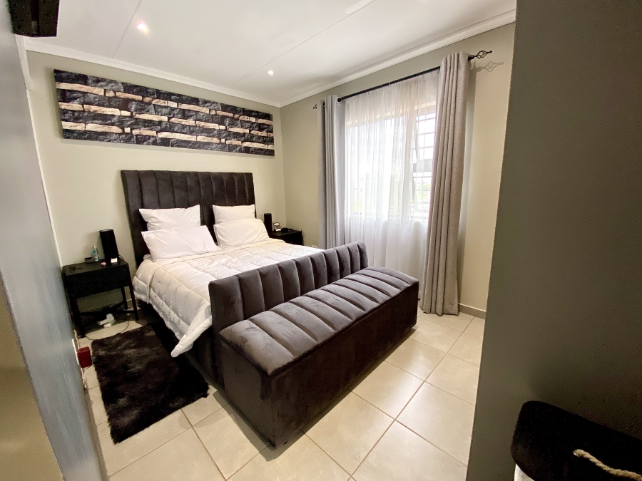 4 Bedroom Property for Sale in Lotus Gardens Gauteng