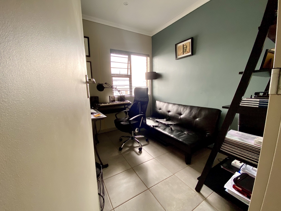 4 Bedroom Property for Sale in Lotus Gardens Gauteng