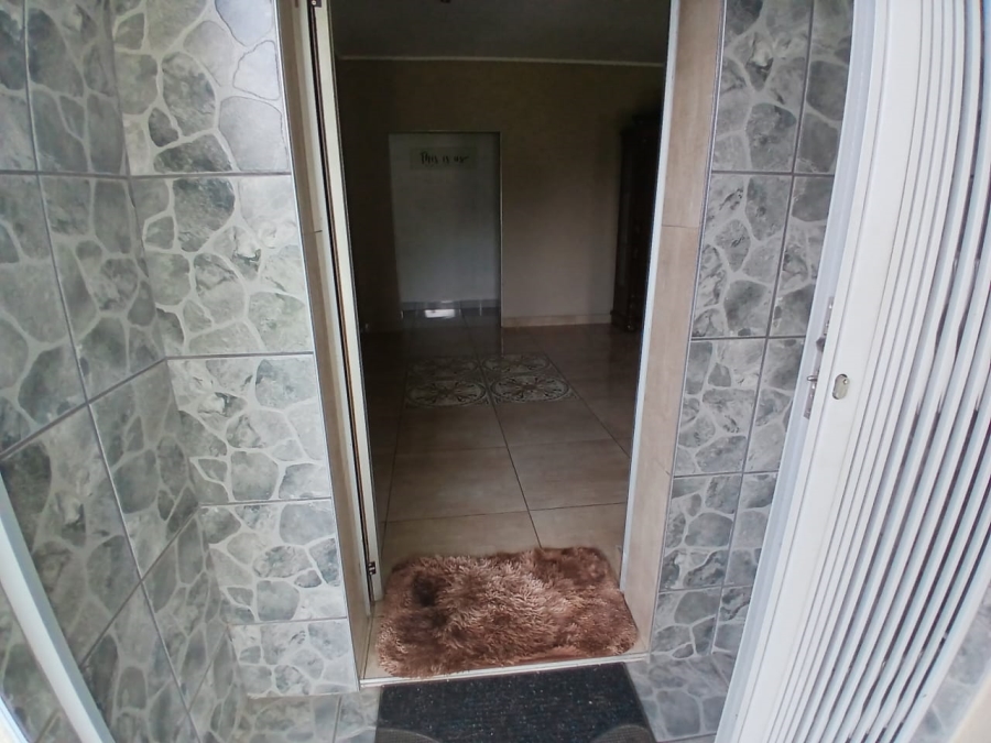 8 Bedroom Property for Sale in Selcourt Gauteng