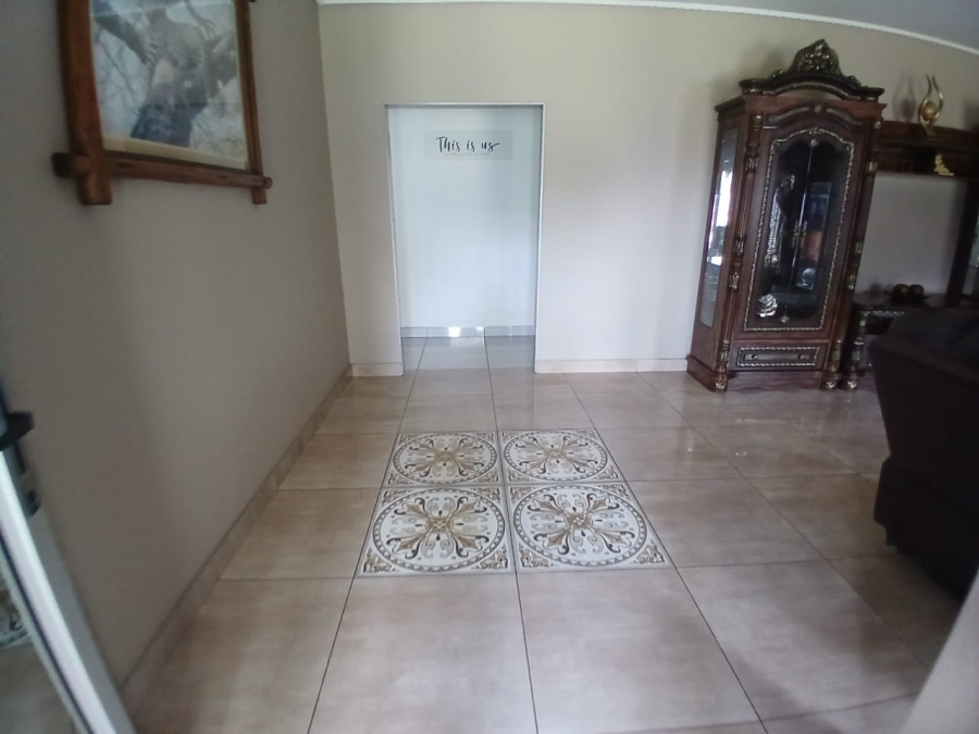 8 Bedroom Property for Sale in Selcourt Gauteng