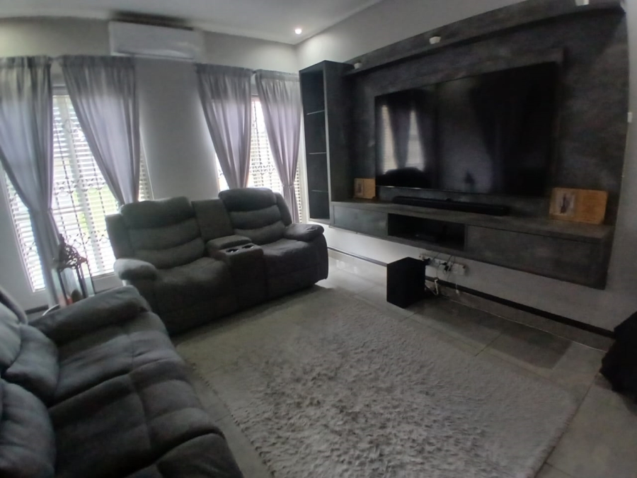 8 Bedroom Property for Sale in Selcourt Gauteng