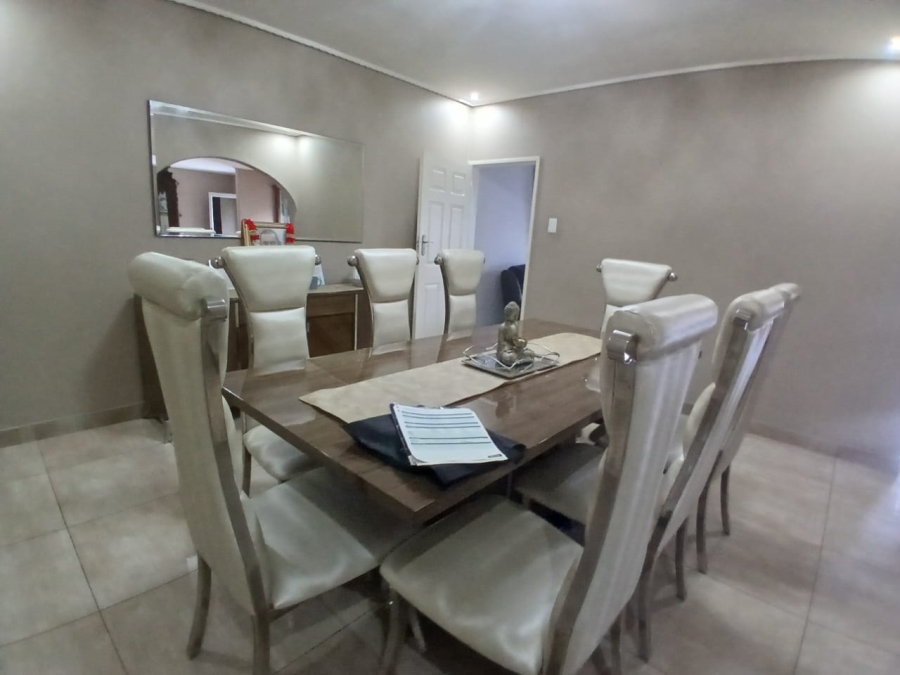 8 Bedroom Property for Sale in Selcourt Gauteng