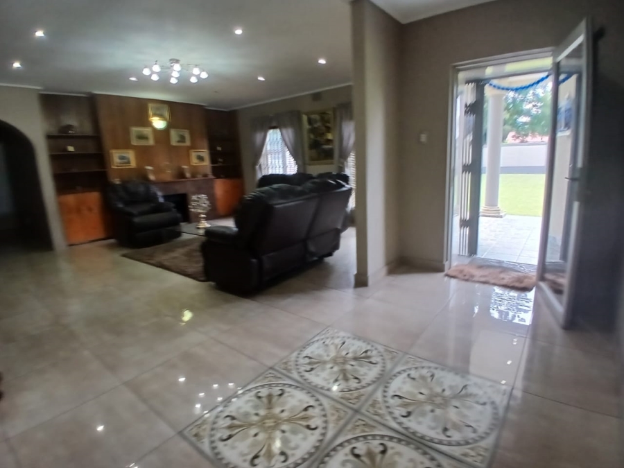 8 Bedroom Property for Sale in Selcourt Gauteng