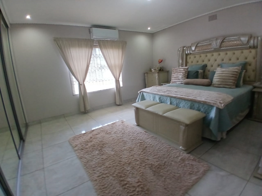 8 Bedroom Property for Sale in Selcourt Gauteng