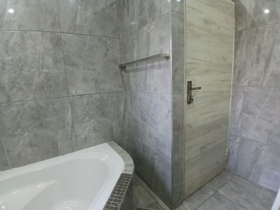 8 Bedroom Property for Sale in Selcourt Gauteng