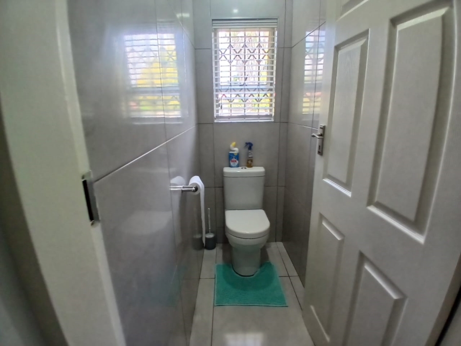 8 Bedroom Property for Sale in Selcourt Gauteng