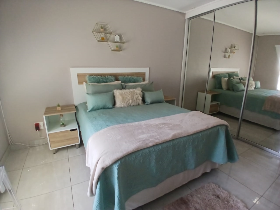 8 Bedroom Property for Sale in Selcourt Gauteng