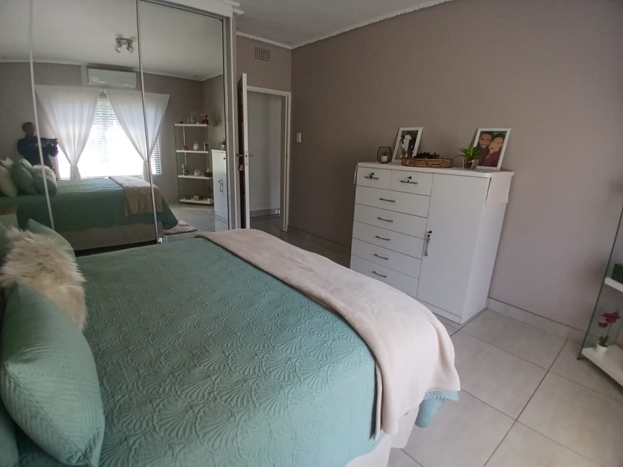 8 Bedroom Property for Sale in Selcourt Gauteng