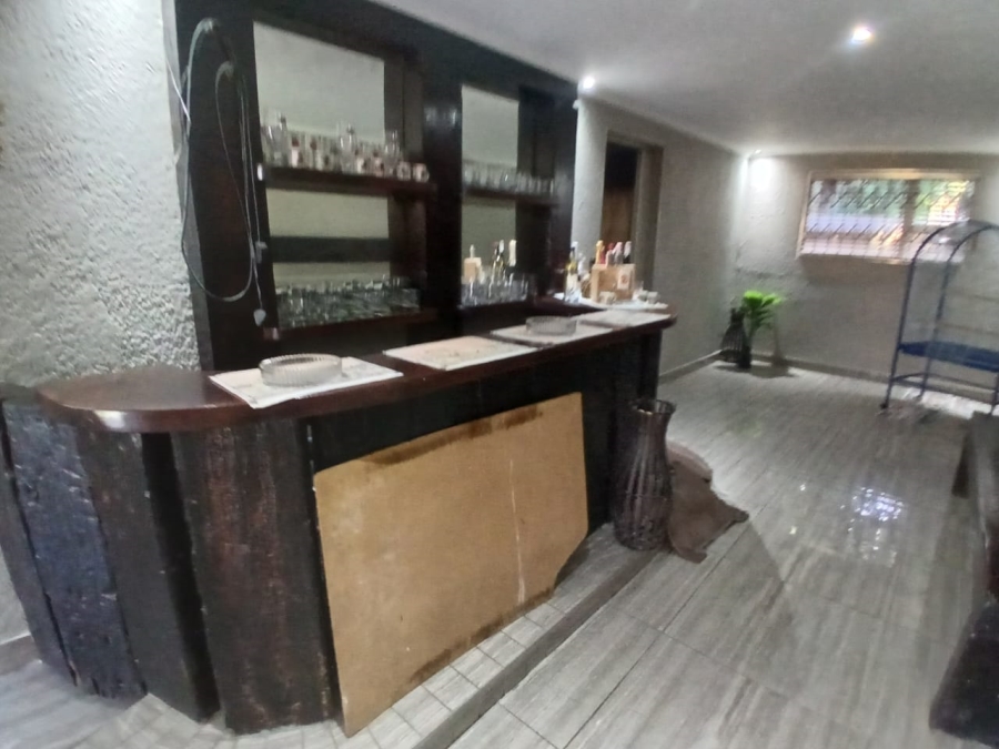 8 Bedroom Property for Sale in Selcourt Gauteng