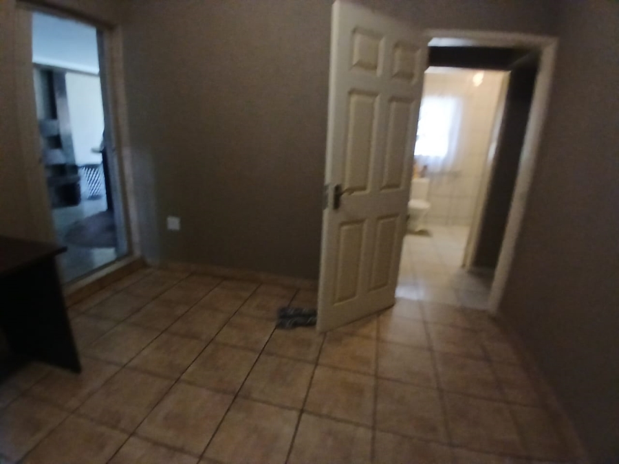 8 Bedroom Property for Sale in Selcourt Gauteng