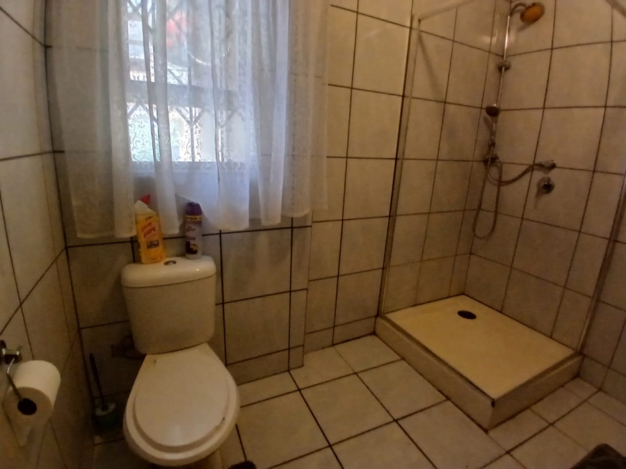 8 Bedroom Property for Sale in Selcourt Gauteng