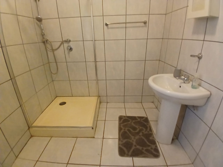 8 Bedroom Property for Sale in Selcourt Gauteng