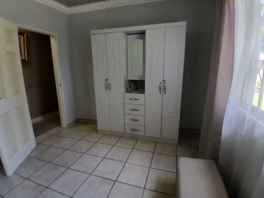 8 Bedroom Property for Sale in Selcourt Gauteng