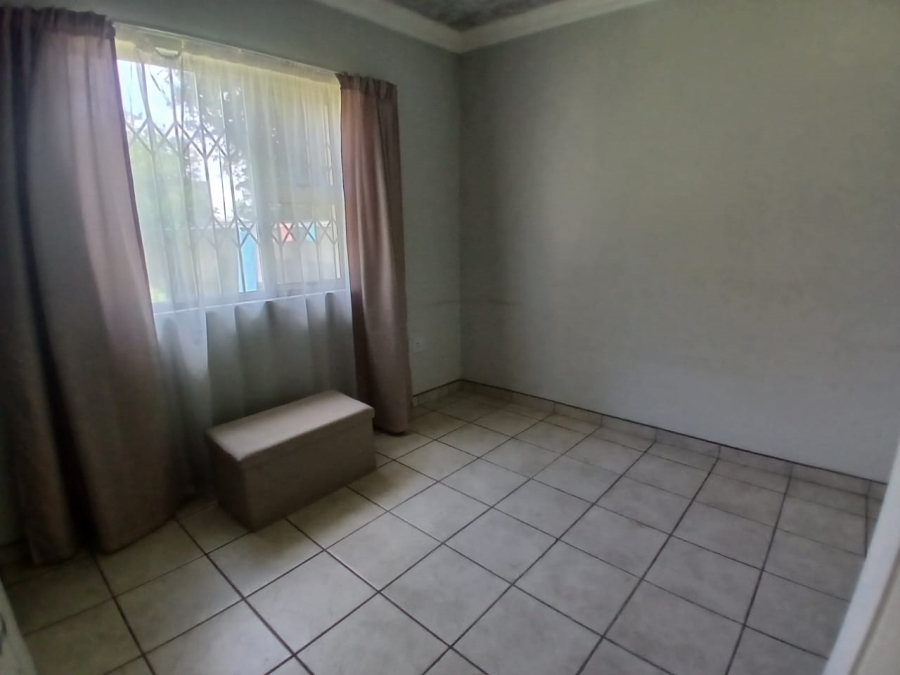 8 Bedroom Property for Sale in Selcourt Gauteng