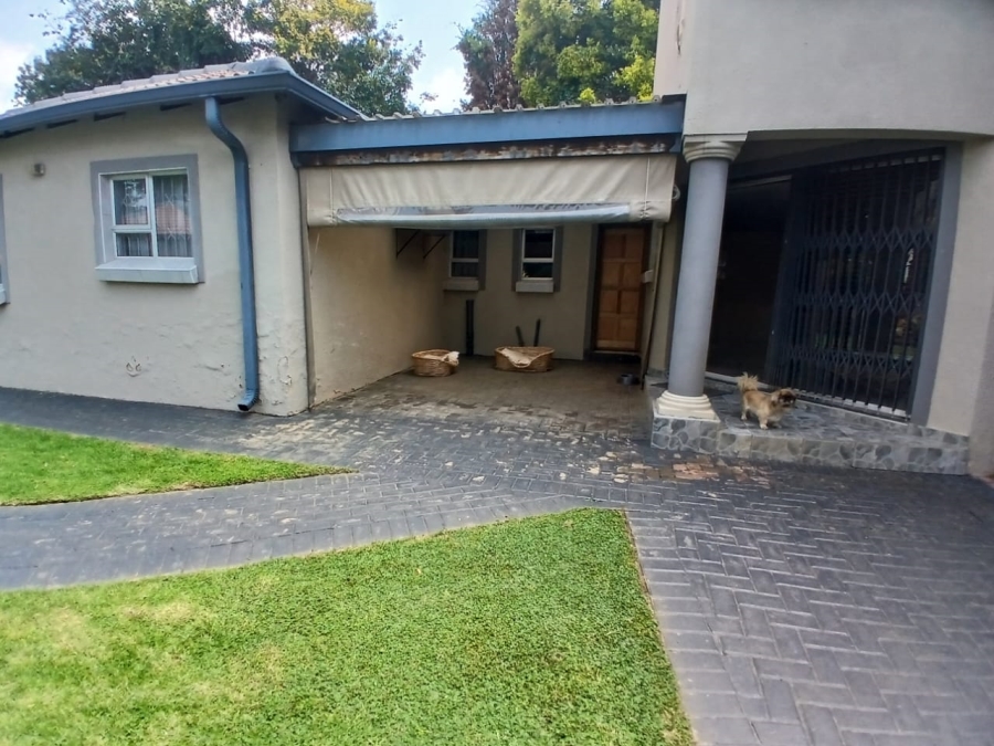 8 Bedroom Property for Sale in Selcourt Gauteng