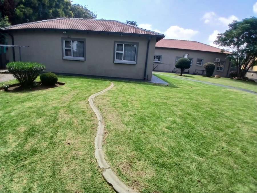 8 Bedroom Property for Sale in Selcourt Gauteng