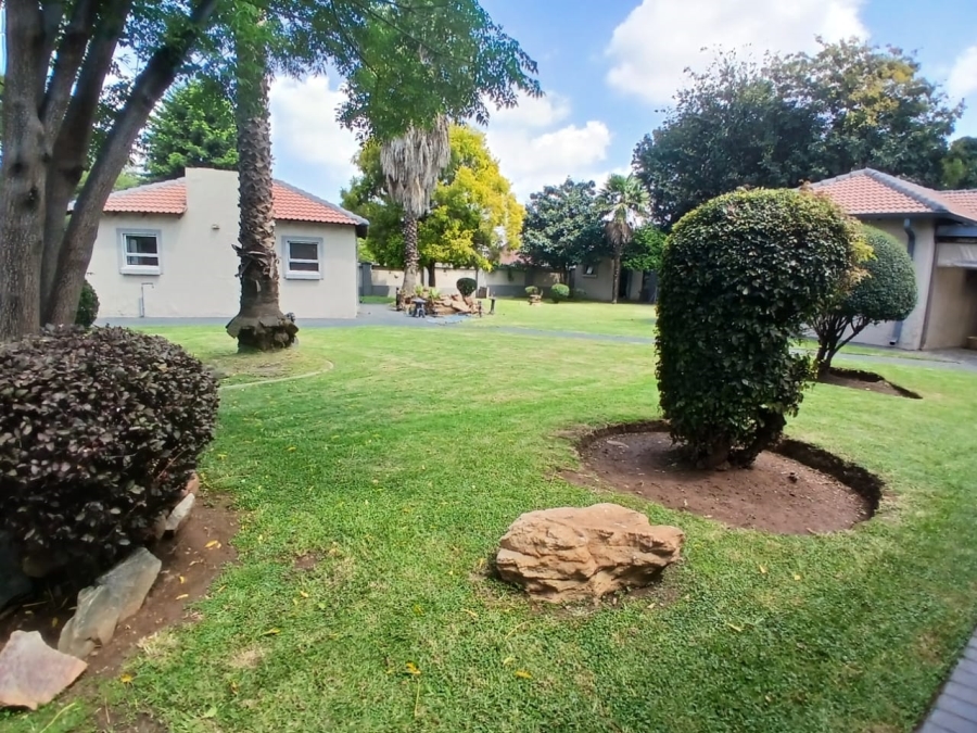 8 Bedroom Property for Sale in Selcourt Gauteng