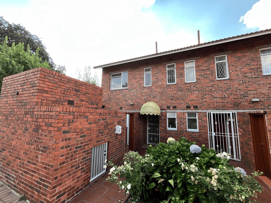 2 Bedroom Property for Sale in Bedford Gardens Gauteng
