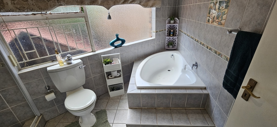 4 Bedroom Property for Sale in Meyersdal Gauteng