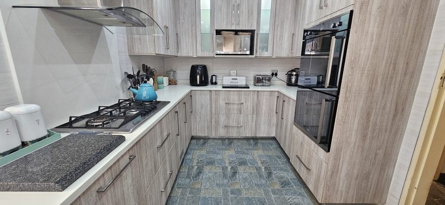 4 Bedroom Property for Sale in Randhart Gauteng