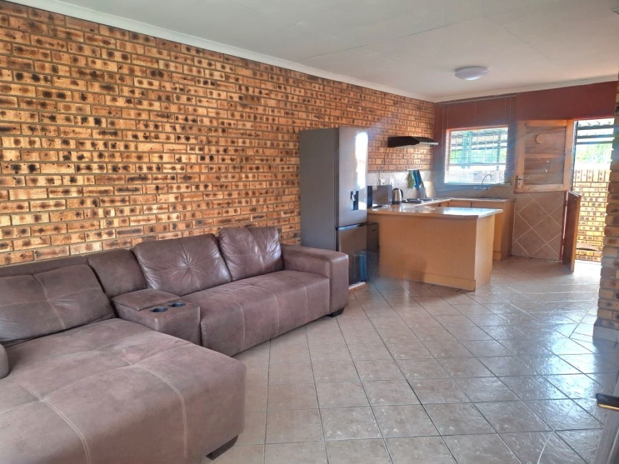2 Bedroom Property for Sale in Finsbury Gauteng