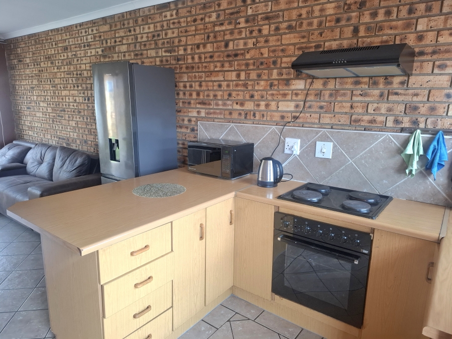 2 Bedroom Property for Sale in Finsbury Gauteng