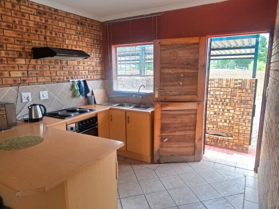 2 Bedroom Property for Sale in Finsbury Gauteng