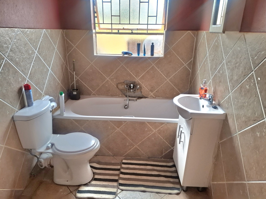 2 Bedroom Property for Sale in Finsbury Gauteng