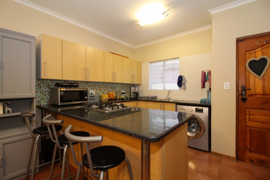 To Let 2 Bedroom Property for Rent in Risidale Gauteng