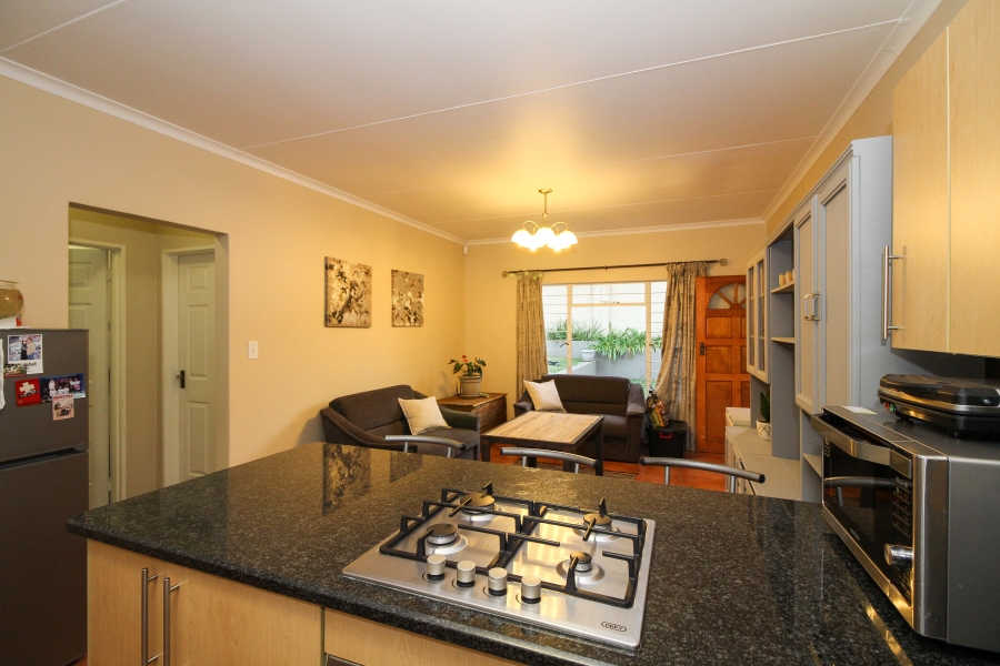 To Let 2 Bedroom Property for Rent in Risidale Gauteng