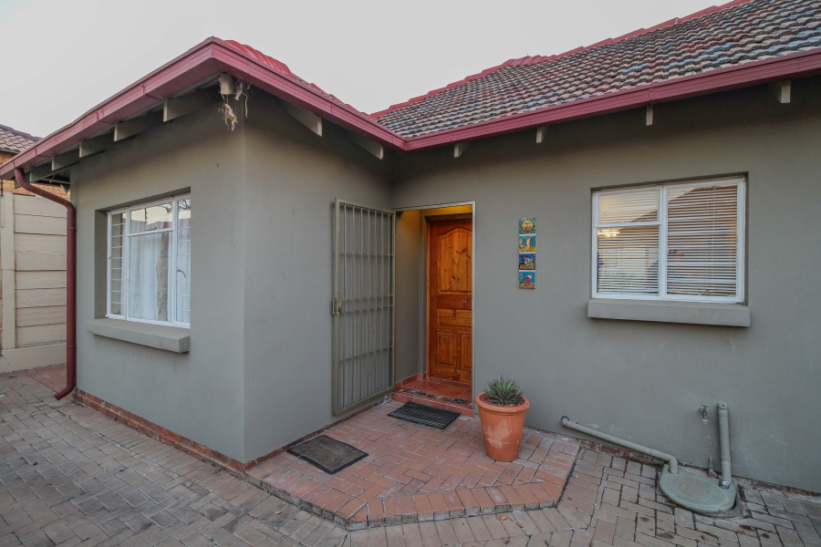 To Let 2 Bedroom Property for Rent in Risidale Gauteng