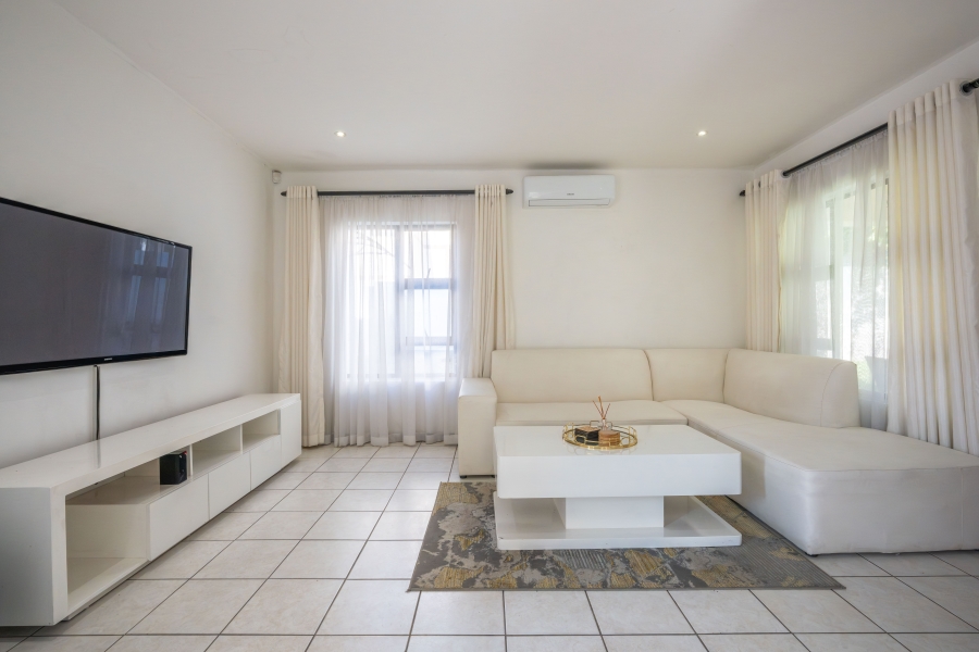 3 Bedroom Property for Sale in Broadacres Gauteng