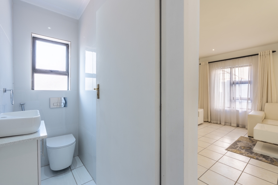 3 Bedroom Property for Sale in Broadacres Gauteng