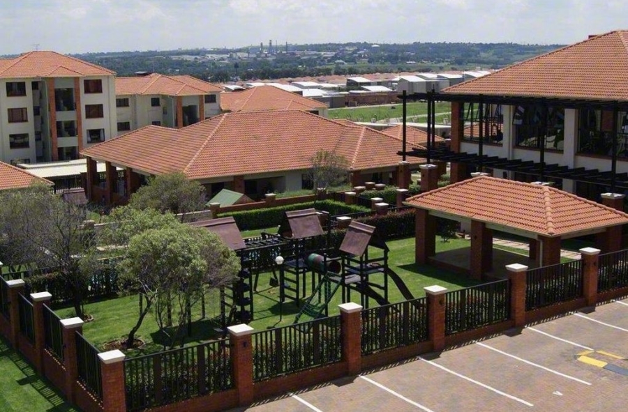To Let 2 Bedroom Property for Rent in Greenstone Hill Gauteng