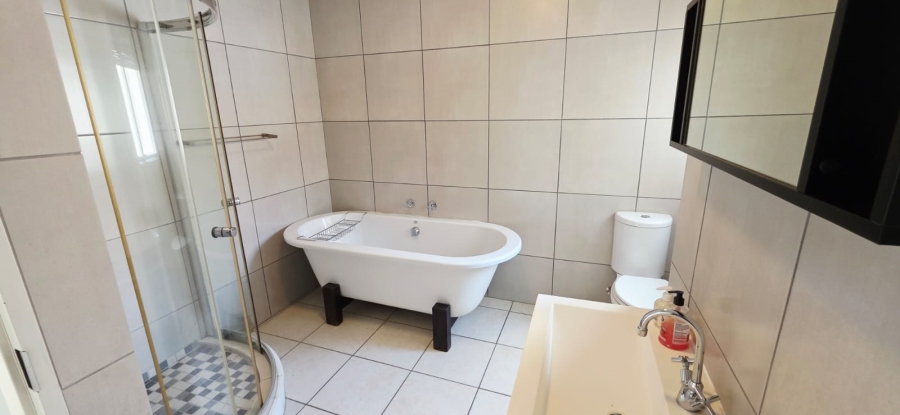 To Let 2 Bedroom Property for Rent in Greenstone Hill Gauteng