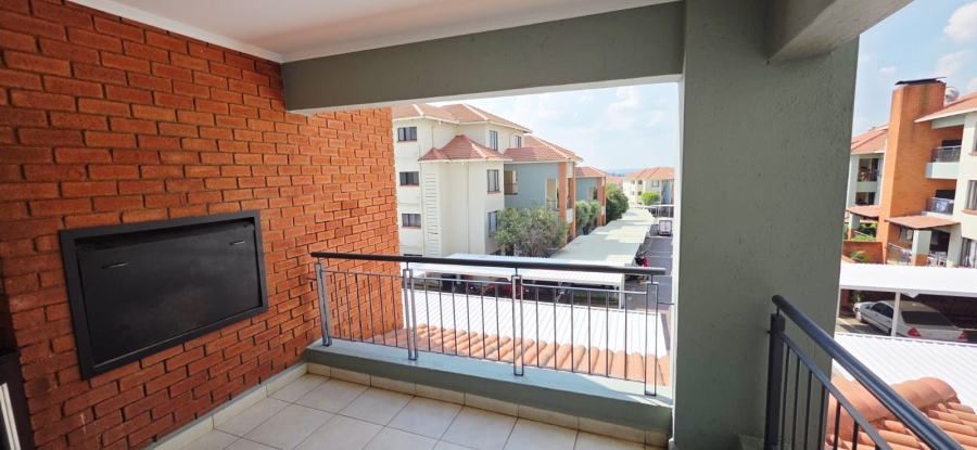 To Let 2 Bedroom Property for Rent in Greenstone Hill Gauteng