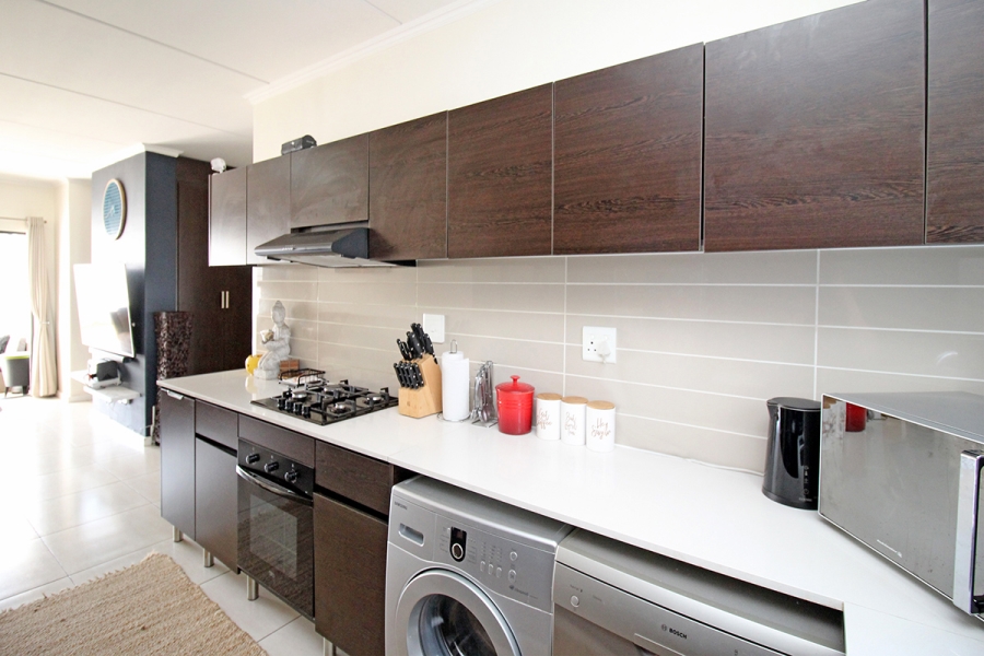 To Let 3 Bedroom Property for Rent in Greenstone Hill Gauteng