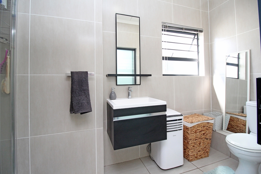 To Let 3 Bedroom Property for Rent in Greenstone Hill Gauteng