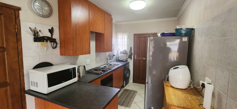 To Let 2 Bedroom Property for Rent in Greenstone Hill Gauteng