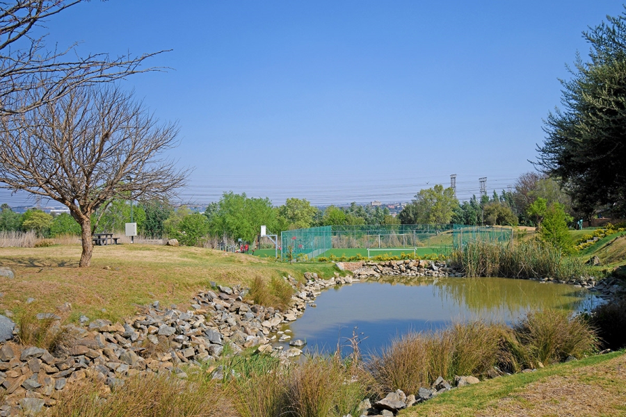 To Let 2 Bedroom Property for Rent in Greenstone Hill Gauteng