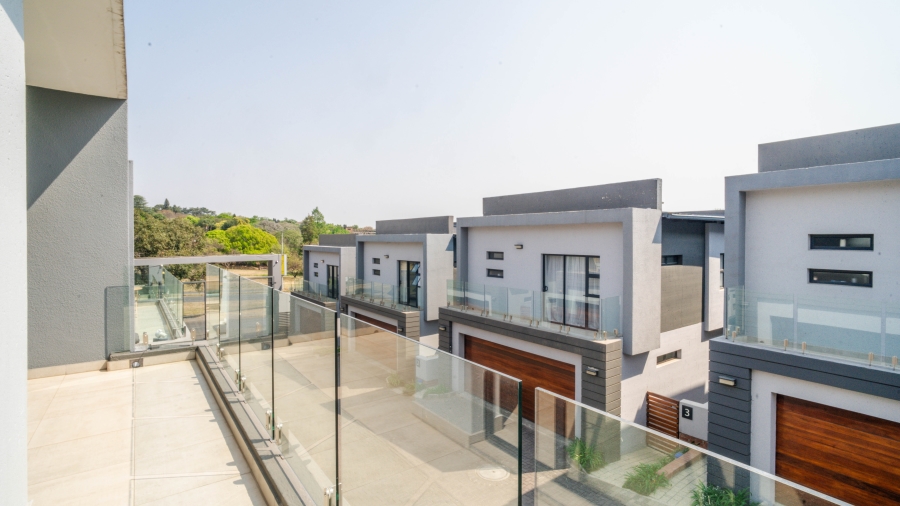 To Let 3 Bedroom Property for Rent in Hurlingham Gauteng